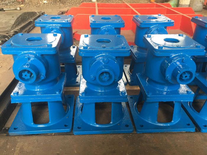 QLC側(cè)搖式啟閉機(jī) QLC側(cè)搖式啟閉機(jī)