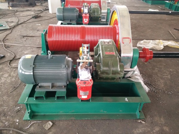 QPK雙吊點(diǎn)卷揚(yáng)式啟閉機(jī)主機(jī)