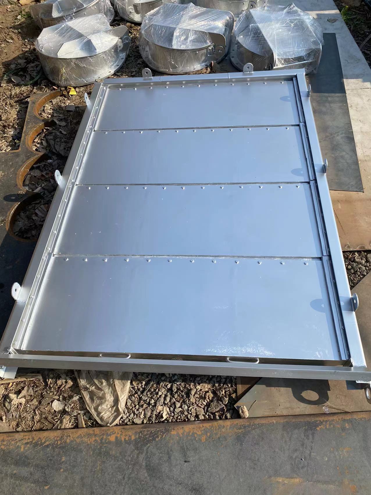 疊梁閘，檢修閘門